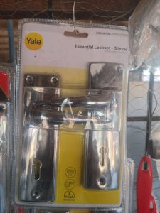 Yale Essential Lockset 3 Lever